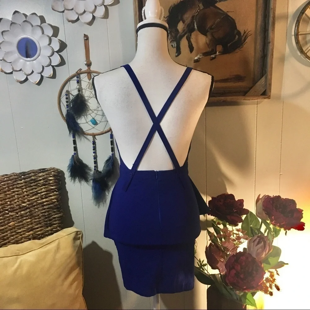 Nameless backless dress